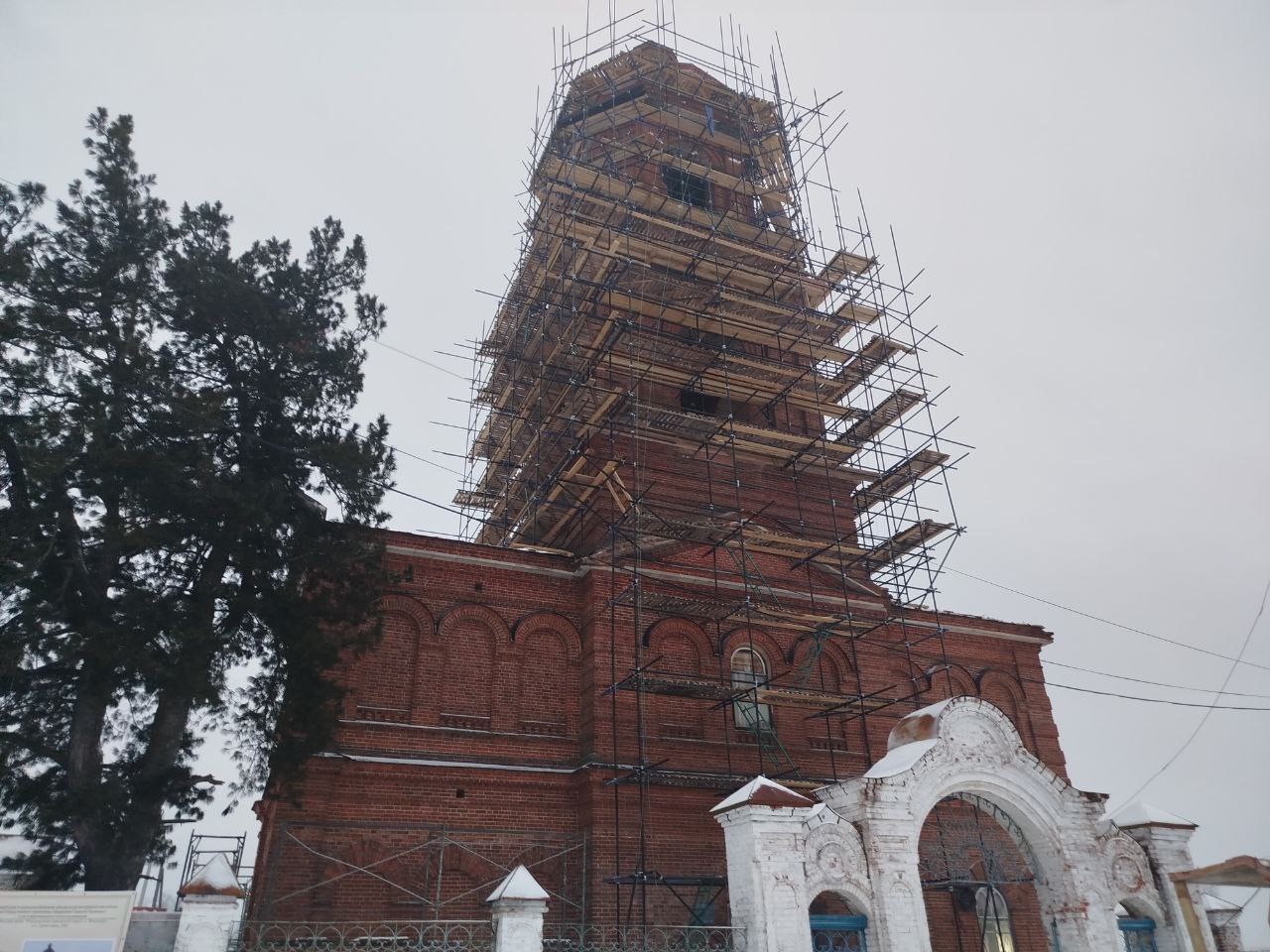 Работы по восстановлению второго объекта — Церкви Святой Троицы в селе Вильгорт Пермского края